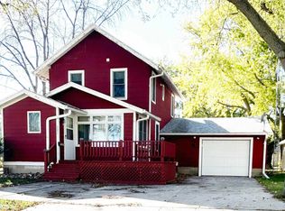 321 4th St SW, Hampton, IA 50441