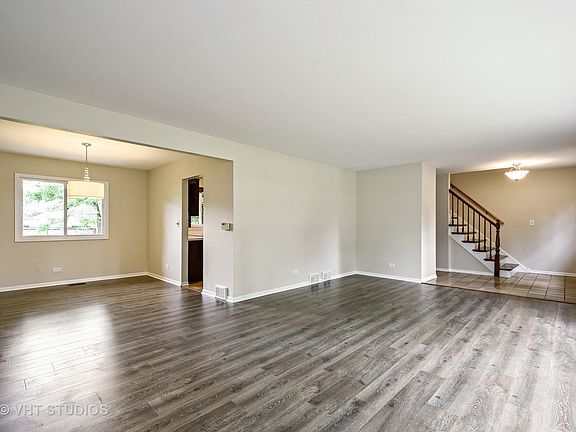 3rd image of 635 E Meadow Ln