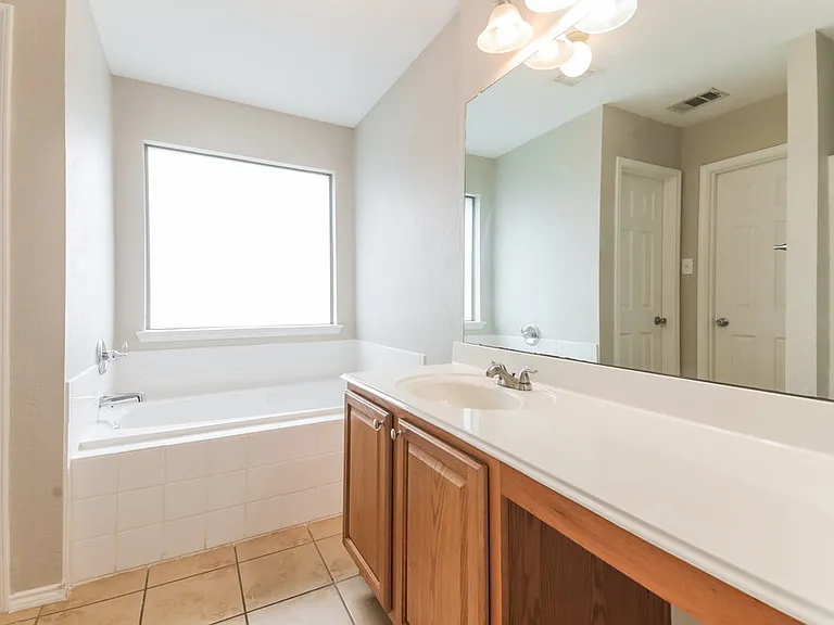 129 Arbordale Way — Photo 11
