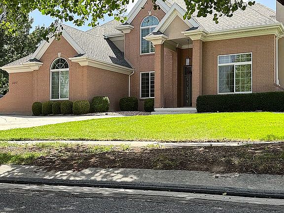 2nd image of 2217 W Kensington Park Dr
