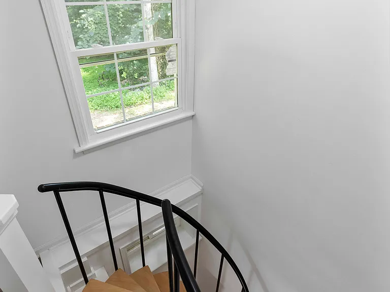 437 Woodsdale Rd — Photo 24
