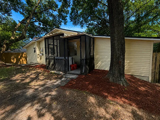 113D Suzanne Ave
