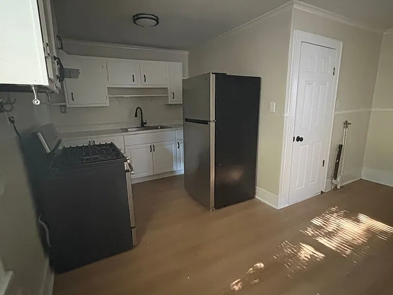 294 Saratoga St — Photo 1