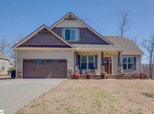 15 Meadowgold Ln, Greer, SC 29651