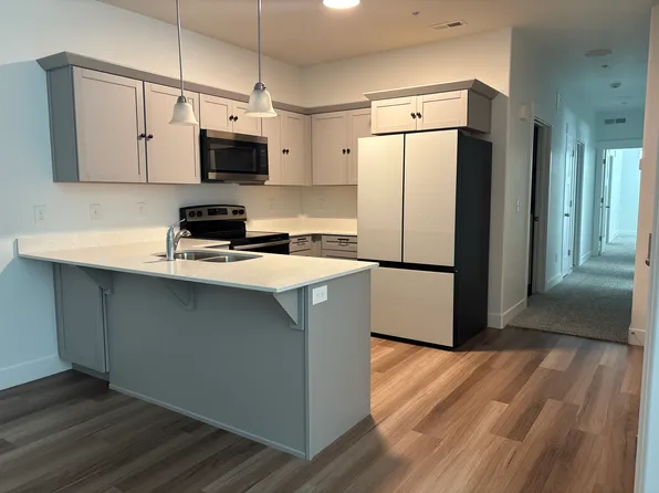 13483 S Commodus Dr Unit 303, Riverton, UT 84096
