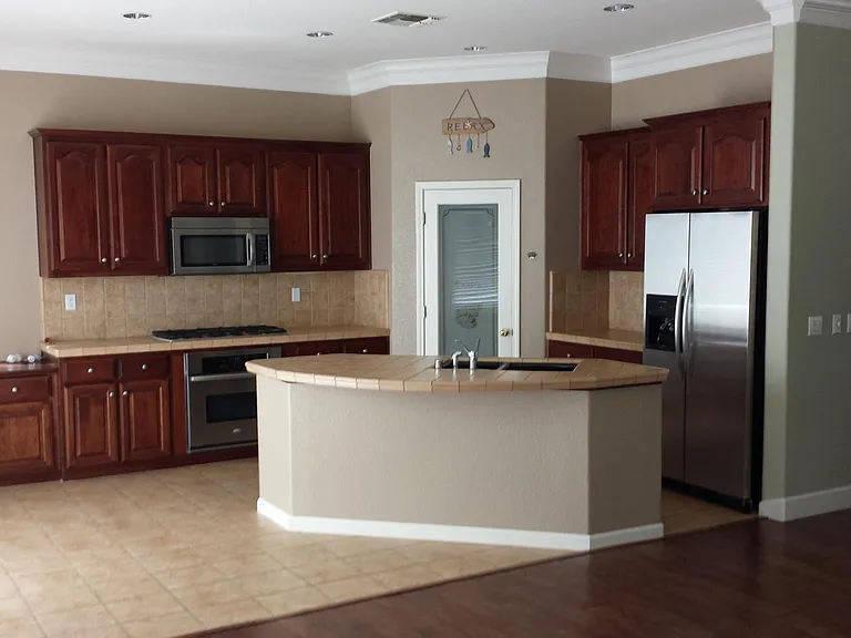 690 Bodeson Ct — Photo 6