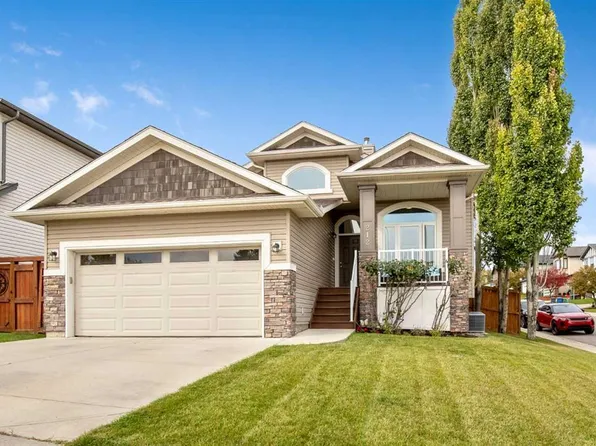 212 S Westland St, Okotoks, AB T1S 2L3