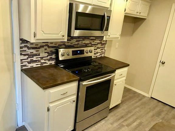 4th image of 1100 Moonshine Ct