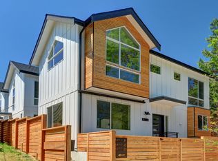 911 B 25th Ave S, Seattle, WA 98144