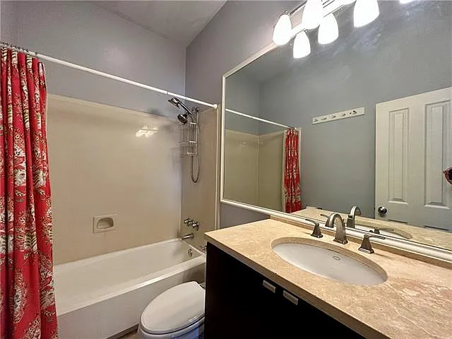 330 Julia St #205 — Photo 14
