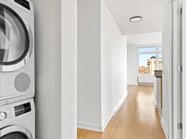 415 Main Street image 13 of 28