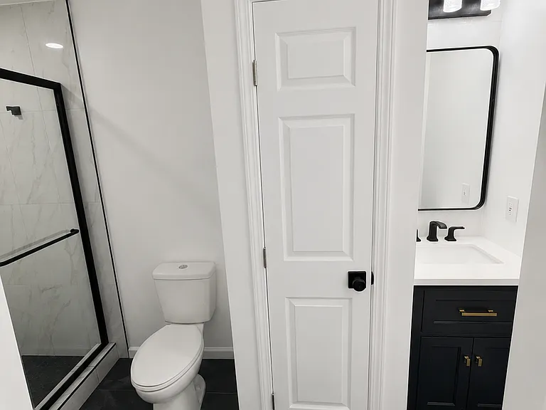 Bathroom in Bedroom 1