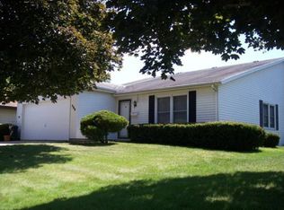 400 Apple St, Dixon, IL 61021