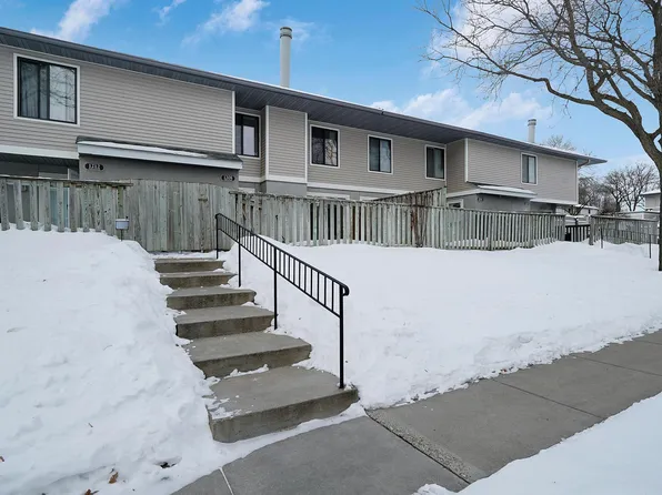 1208 Trailwood S, Hopkins, MN 55343