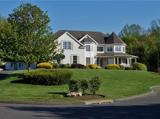 1 Gallows Rd, Brookfield, CT 06804