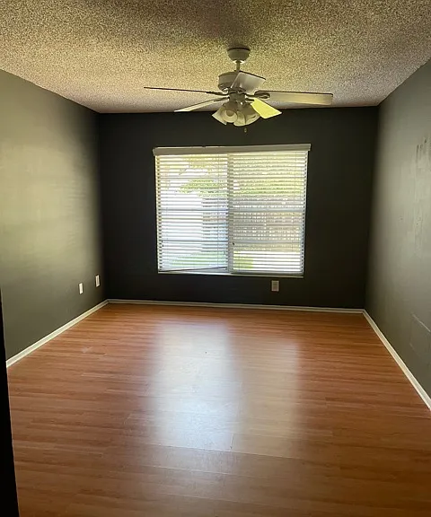 300 Kent Pl — Photo 11