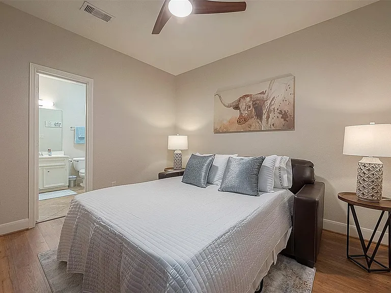 2350 Bastrop St — Photo 10