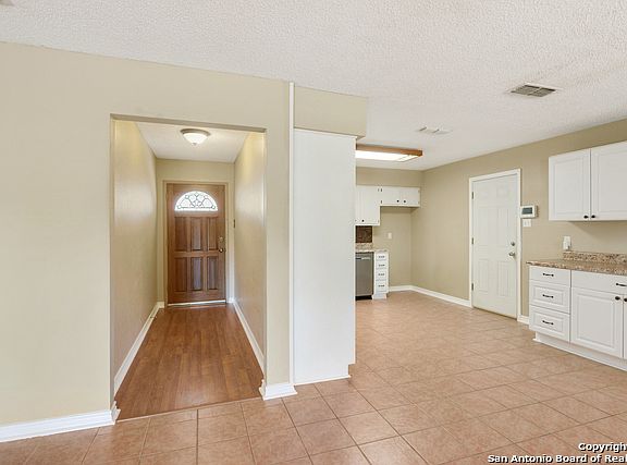 4th image of 219 High Meadow Dr