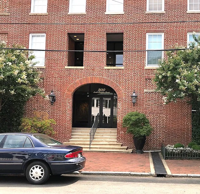1 bed, 800 sqft, $2,700 — Photo 1