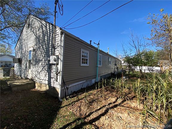2nd image of 109-111 Kenwood Avenue