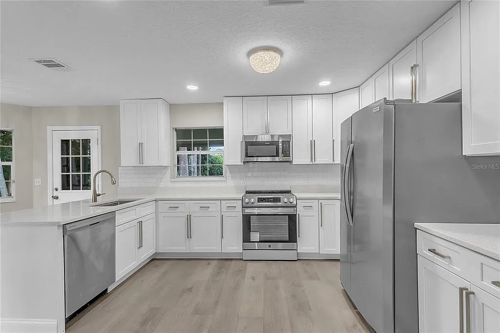 4 bed, 3.0 bath, 2192 sqft, $2,900 — Photo 3