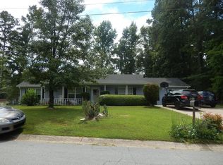 633 Blue Flag Ln, Fairburn, GA
