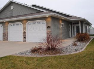 4823 44th St S, Fargo, ND 58104