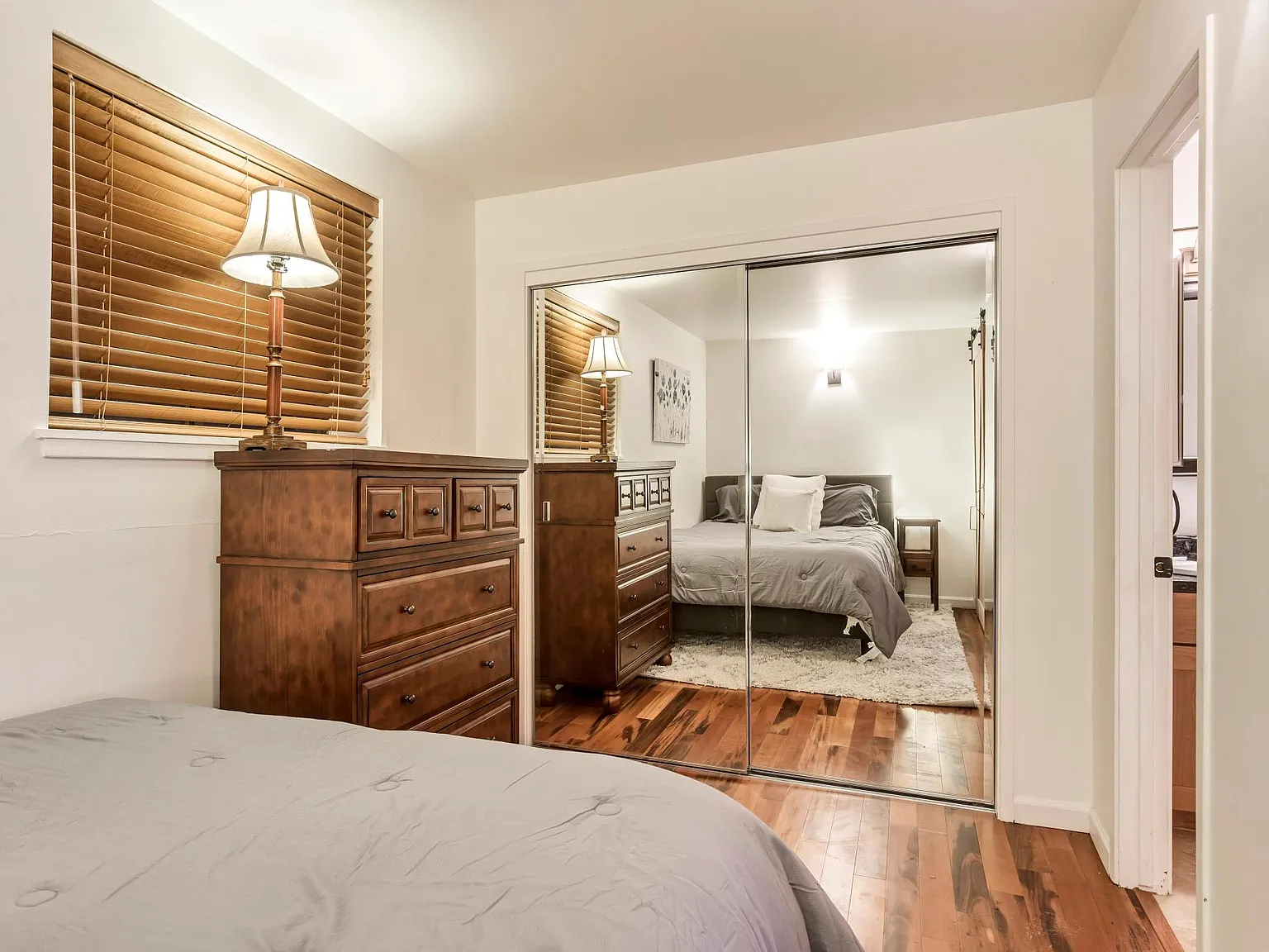 470 Woodside Ave — Photo 3