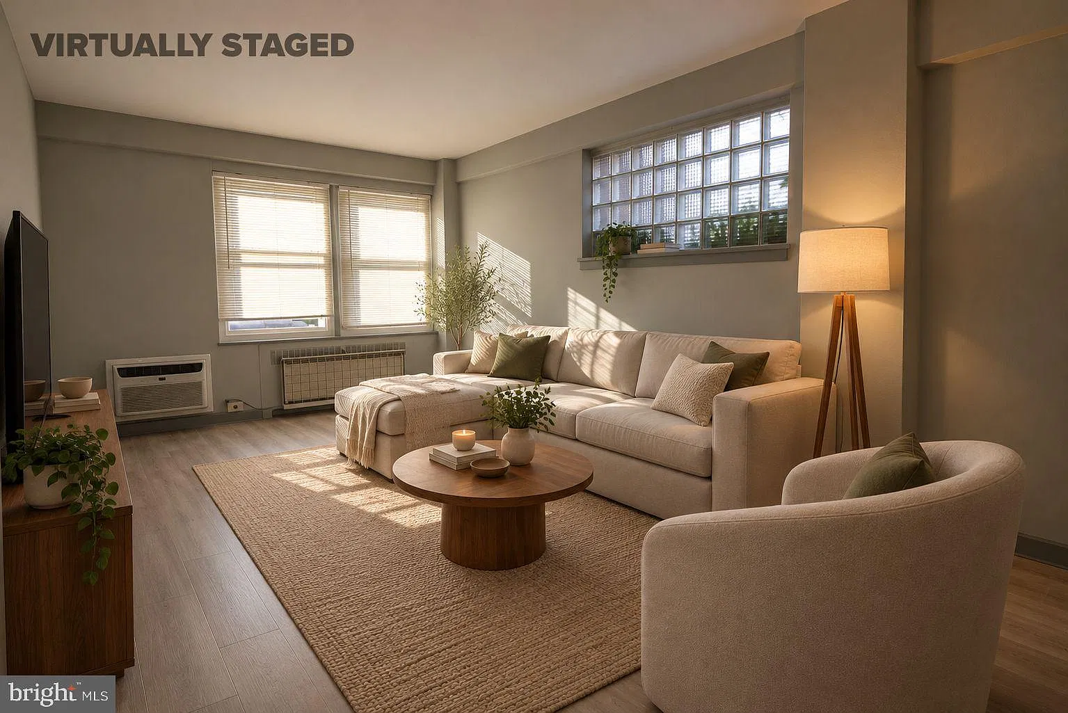 1 bed, 1.0 bath, 823 sqft, $1,200 — Photo 2