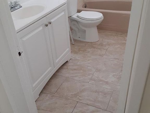 5th image of 920 N Inglewood Ave APT 1