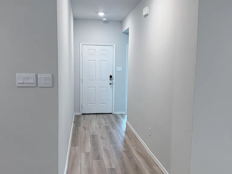 7300 Veronica Ct — Photo 9