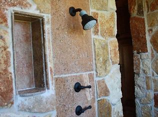 225 Wendy Acres Ave, Longview, TX 75602