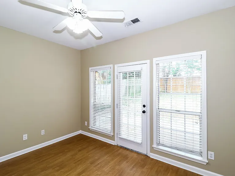 8170 Timber Knoll Ln — Photo 5