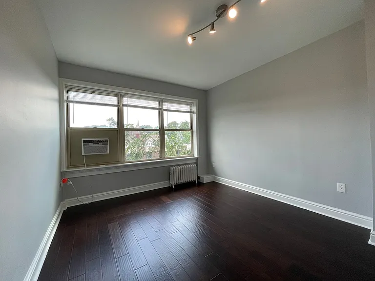 5721-5727 Elwood Street — Photo 5