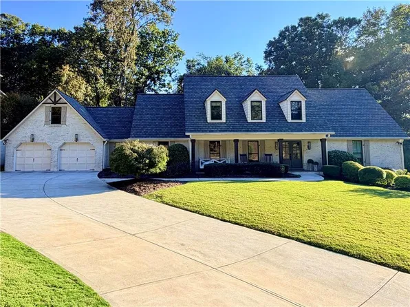 785 Oakhaven Dr, Roswell, GA 30075