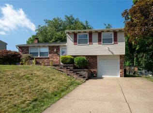 293 Sherwood Dr, Monaca, PA