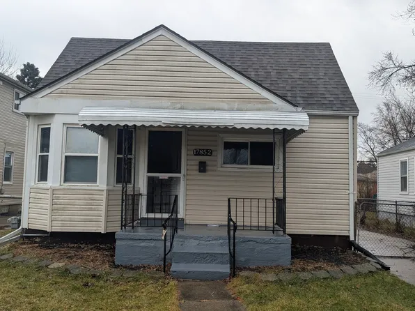 17852 Toepfer Dr, Eastpointe, MI 48021