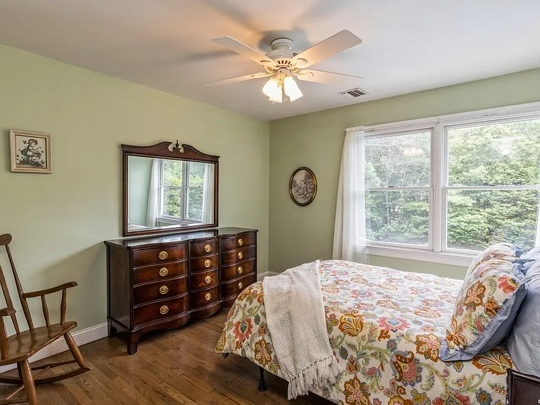 24 Bridle Path — Photo 25