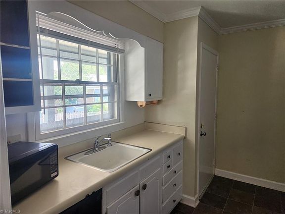 3rd image of 2922 Ramsgate Ct