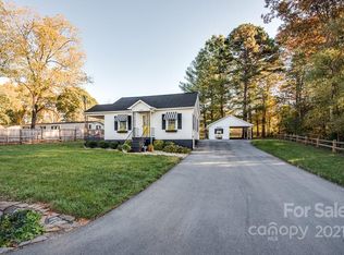 1120 Manor St, Conover, NC 28613