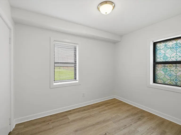 306 E 19th St #1B — Photo 10