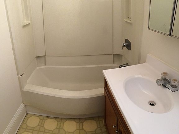 5th image of 538 Saint Peter St APT 305