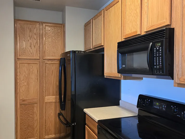 1575 Olympia Cir #205 — Photo 9