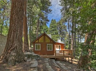 996 Coulter Pine Rd, Crestline, CA 92325