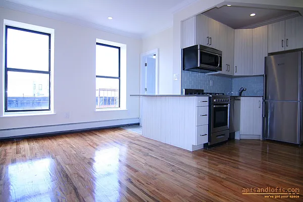 Rented by aptsandlofts.com | media 27