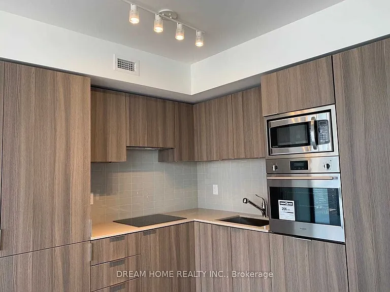 11 Wellesley St W #2811 — Photo 4