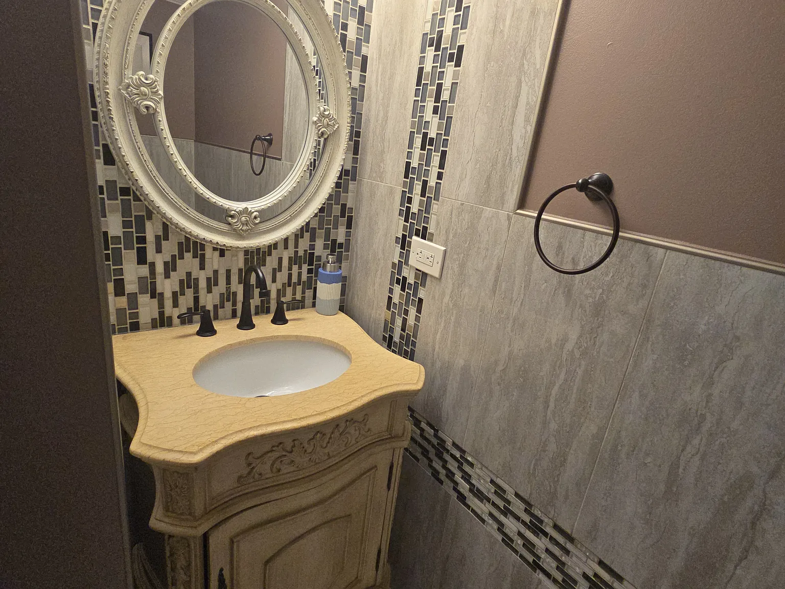 2 bed, 1.5 bath, 1135 sqft, $2,500 — Photo 3