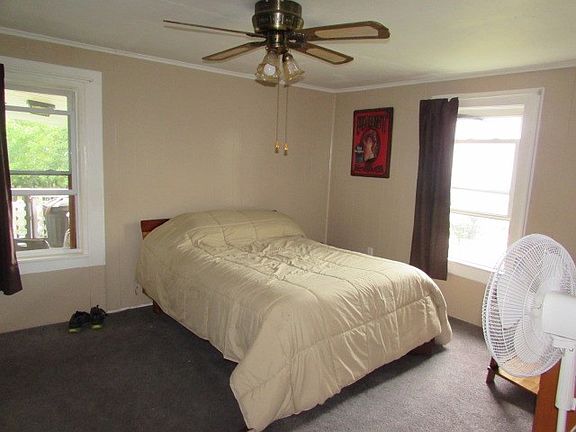 3rd image of 176 Kennel Ln