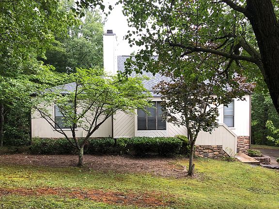 2nd image of 4521 Summerset Cir