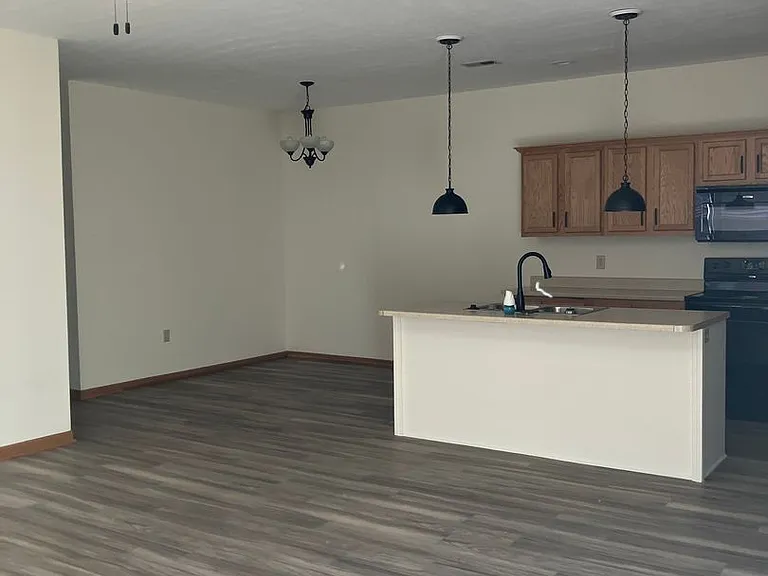 1034 Laurel Tree Ct #D — Photo 1